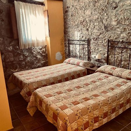 Hostal La Muralla Fortanete Bagian luar foto