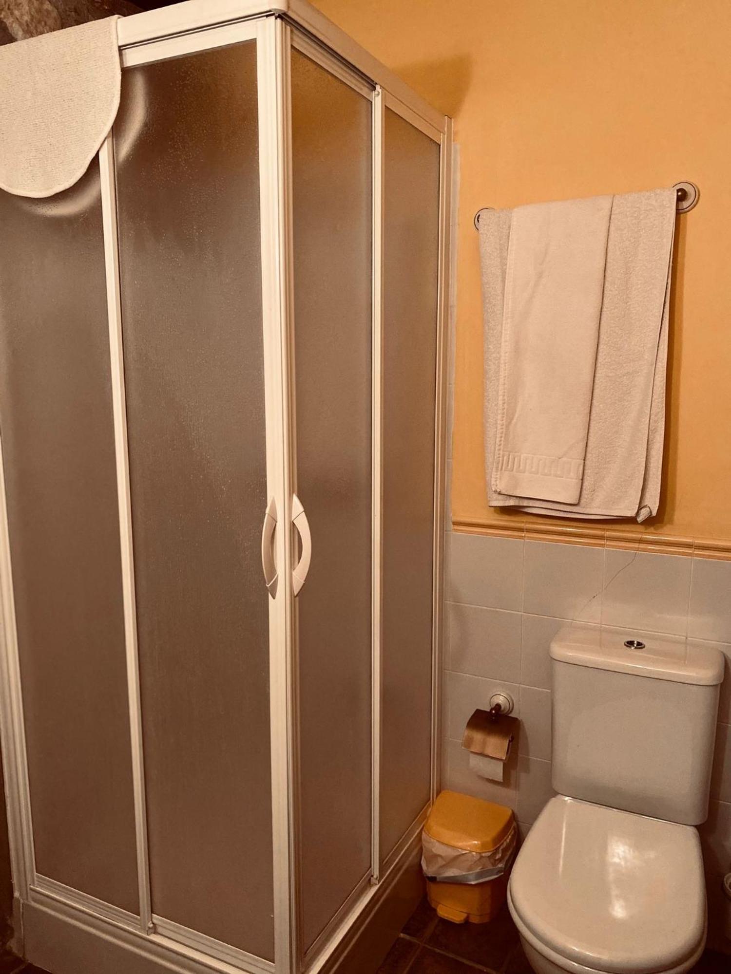 Hostal La Muralla Fortanete Bagian luar foto